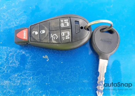 2013 Dodge Grand Caravan Sxt z USA, uszkodzony, nr VIN 2C4RDGCG5DR755573